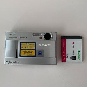 SONY Cyber-Shot DSC-T10 7.2 MEGA PIXEL Photo Silver Tested Working